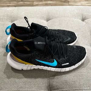 Nike Free Run 5.0 Dark Smoke Grey Vivid Sulfur Chlorine Blue size 10.5